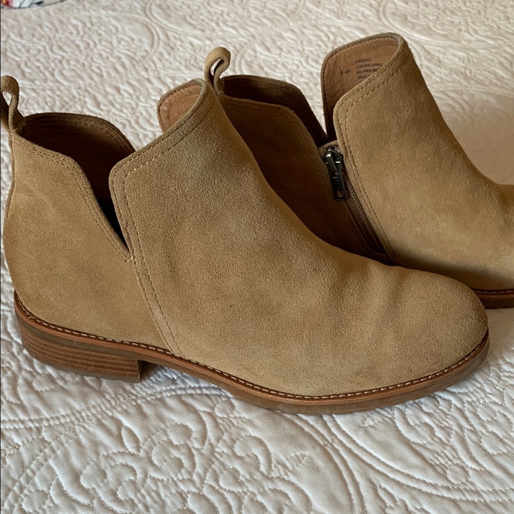 Sofft Camel/Tan Suede Ankle Boots